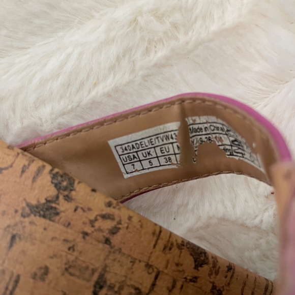 Vionic Adelie Womens T-Post Support Sandals Pink and Coral (7) - Picture 6 of 6